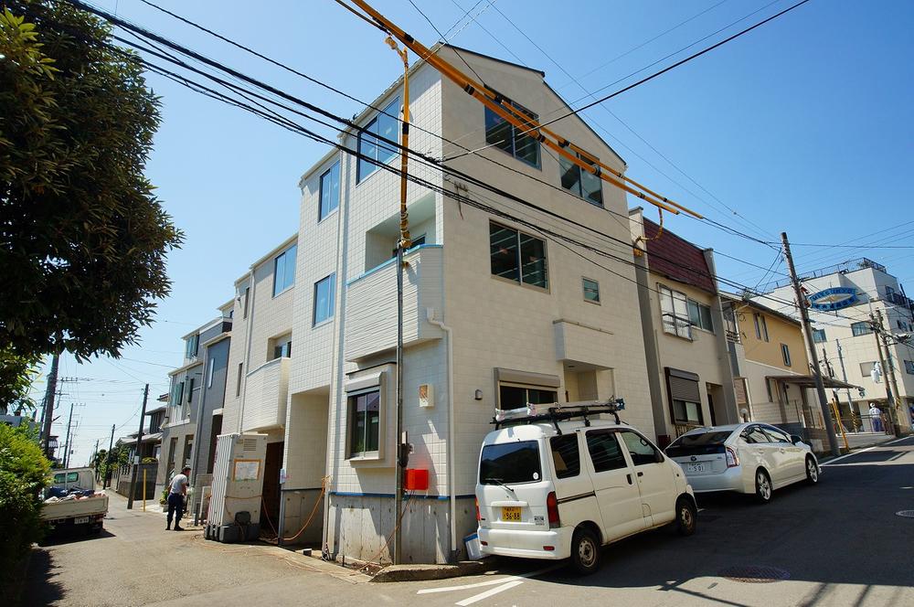 Local appearance photo