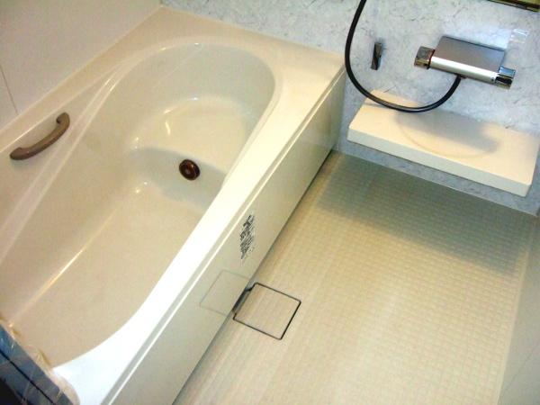 Bathroom. Indoor (11 May 2013) Shooting