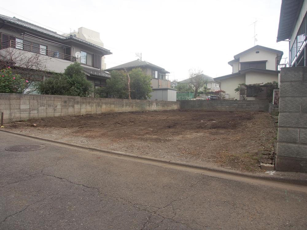 Local photos, including front road. Local (10 May 2013) Shooting