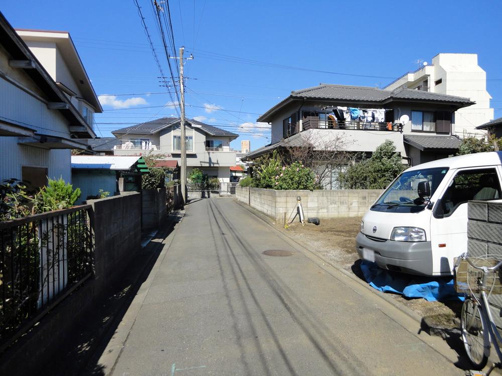 Local photos, including front road. Local (10 May 2013) Shooting