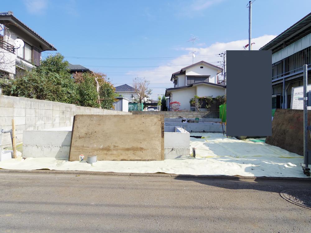 Local appearance photo. Local (11 May 2013) Shooting