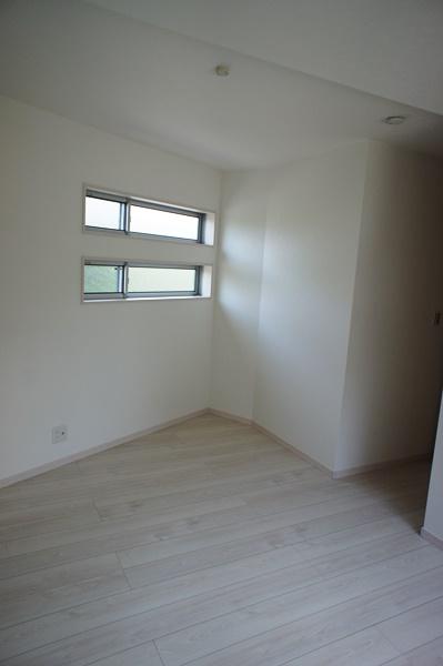 Other introspection. 7 Pledge of Western-style (August 2013 shooting)