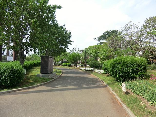 park. 660m until Seya Hongo park