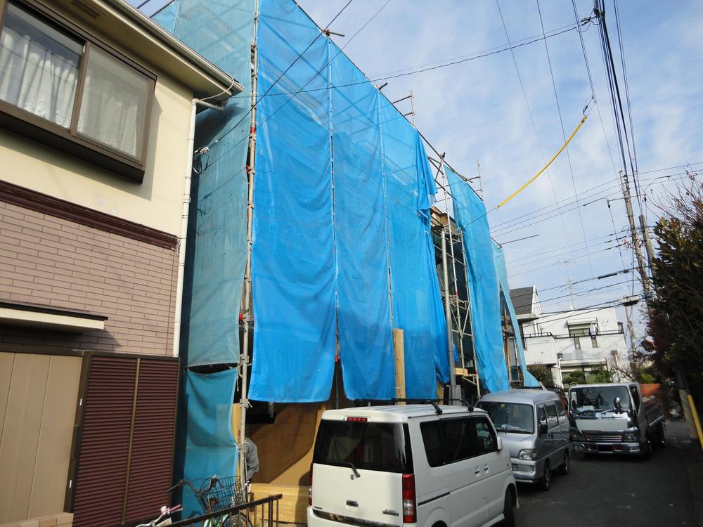 Local photos, including front road. Building A Local (12 May 2013) Shooting