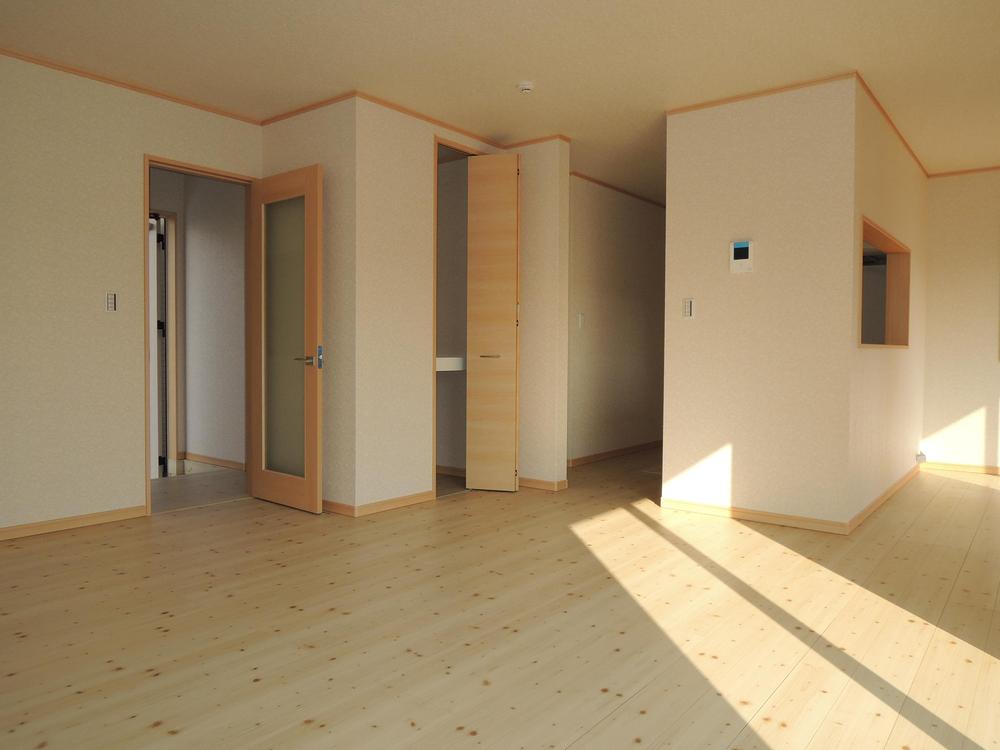 Living. Living (4 Building)