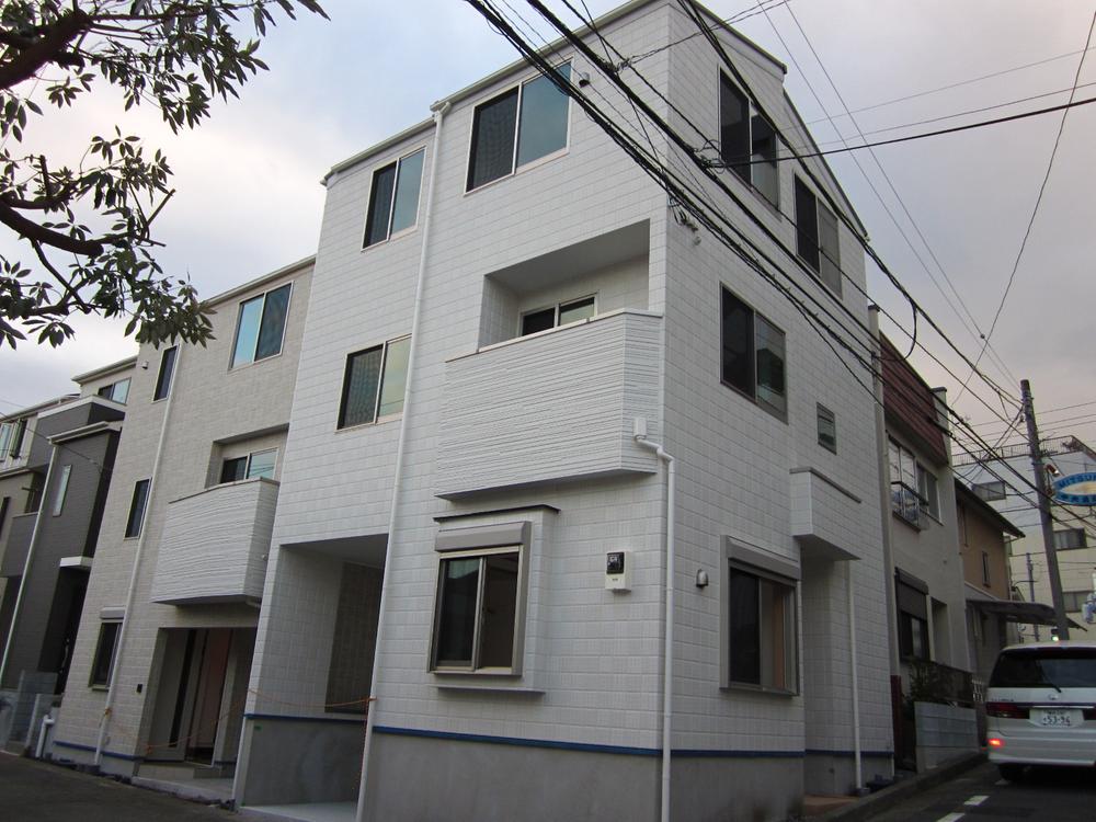 Local appearance photo. A Building local appearance