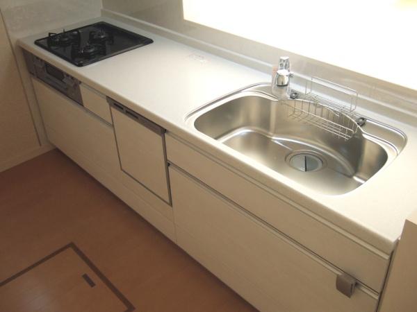 Kitchen. Local (12 May 2013) Shooting 1 Building