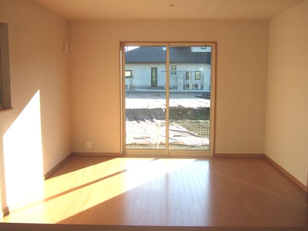 Living. Local (12 May 2013) Shooting 4 Building