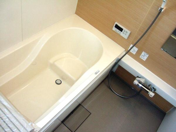 Bathroom. Local (12 May 2013) Shooting 4 Building