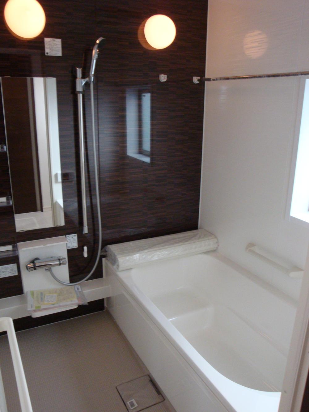 Bathroom. Building 2 Indoor (December 5, 2013) Shooting