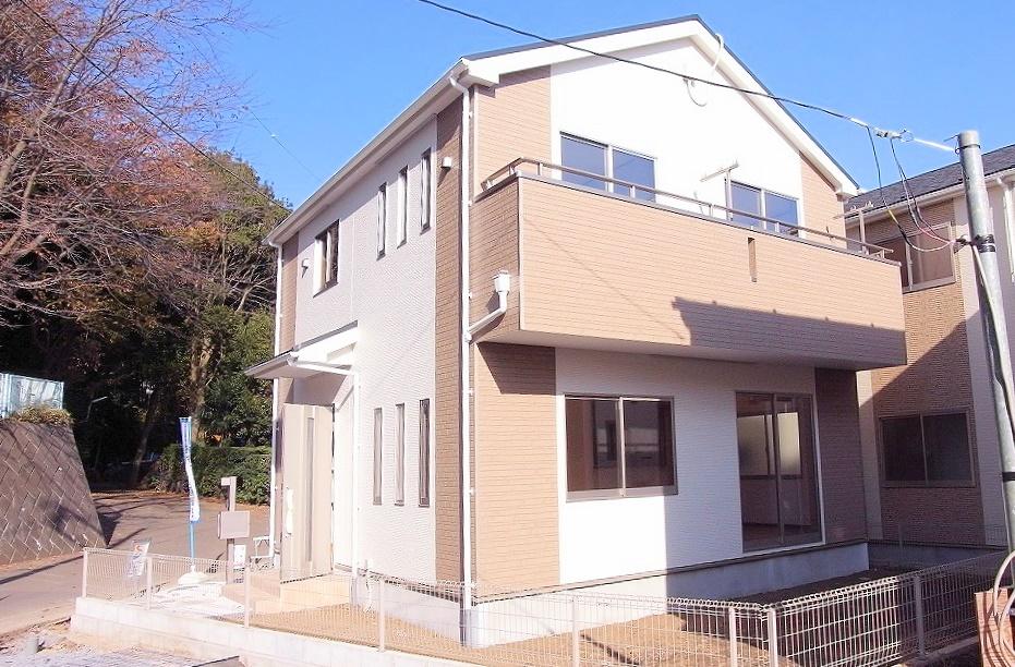 Local appearance photo. Floor plan of the bright 4LDK! Housing that livability and design in harmony! 10-year warranty for peace of mind! 1 Building site (November 2013) Shooting