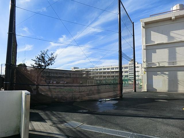 Junior high school. It is a safe distance to 1100m commute to Yokohama City Tachihara junior high school! Reputable original junior high school