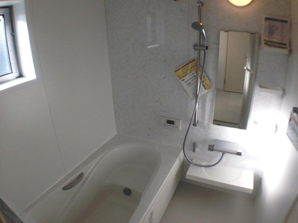 Bathroom. LIXL: Kireiyu ☆ Beautiful at any time, forever and ever ☆ Clean bathtub ☆ Kururin poi ☆