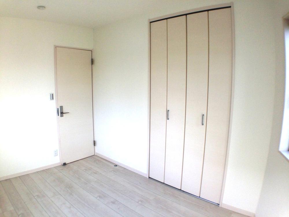 Non-living room. Indoor (11 May 2013) Shooting