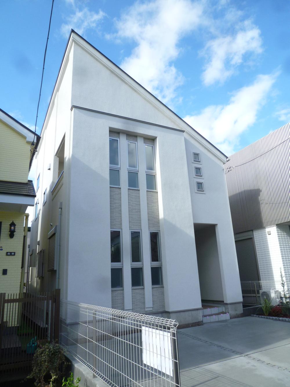 Local appearance photo. Local (12 May 2013) Shooting