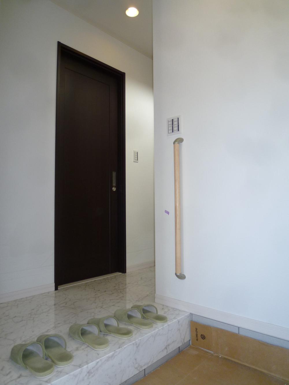 Entrance. Local (12 May 2013) Shooting