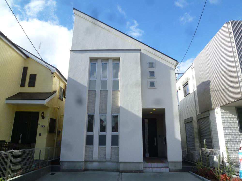 Local appearance photo. Local (12 May 2013) Shooting