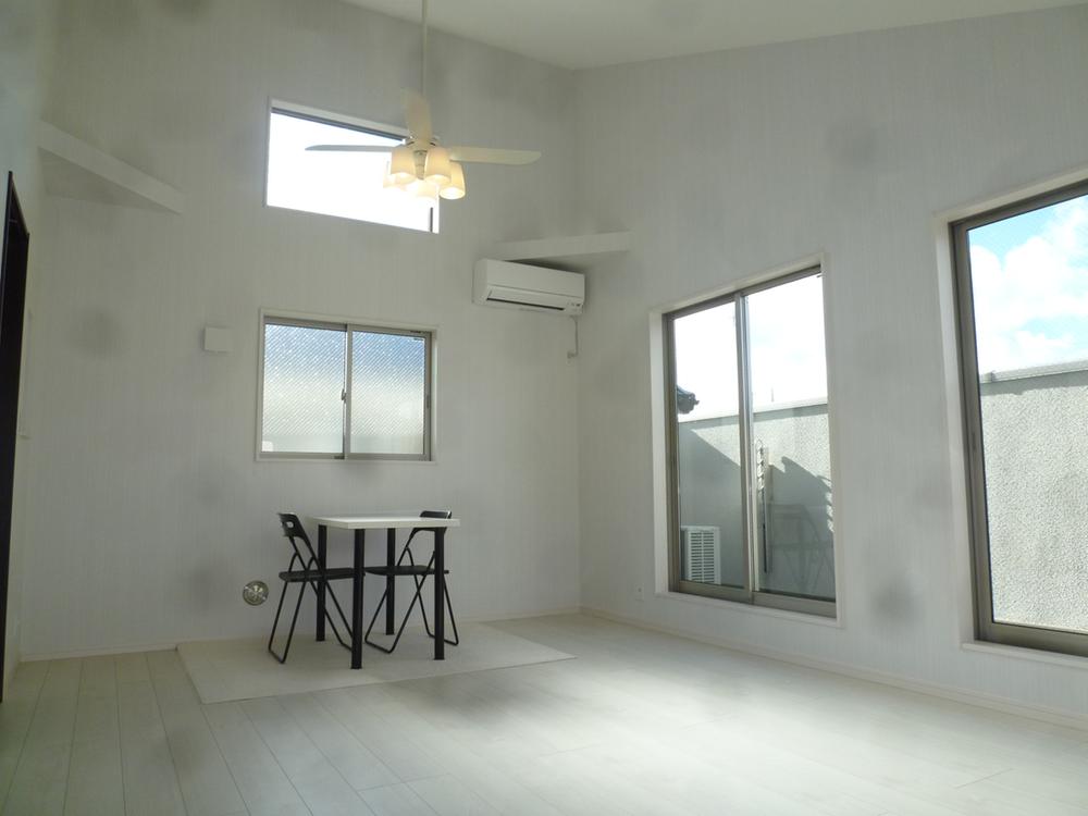 Living. Local (12 May 2013) Shooting