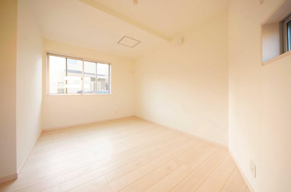 Non-living room. Indoor (11 May 2013) Shooting, It is the second floor of the Western-style 7.37 Pledge of text in the main bedroom. 