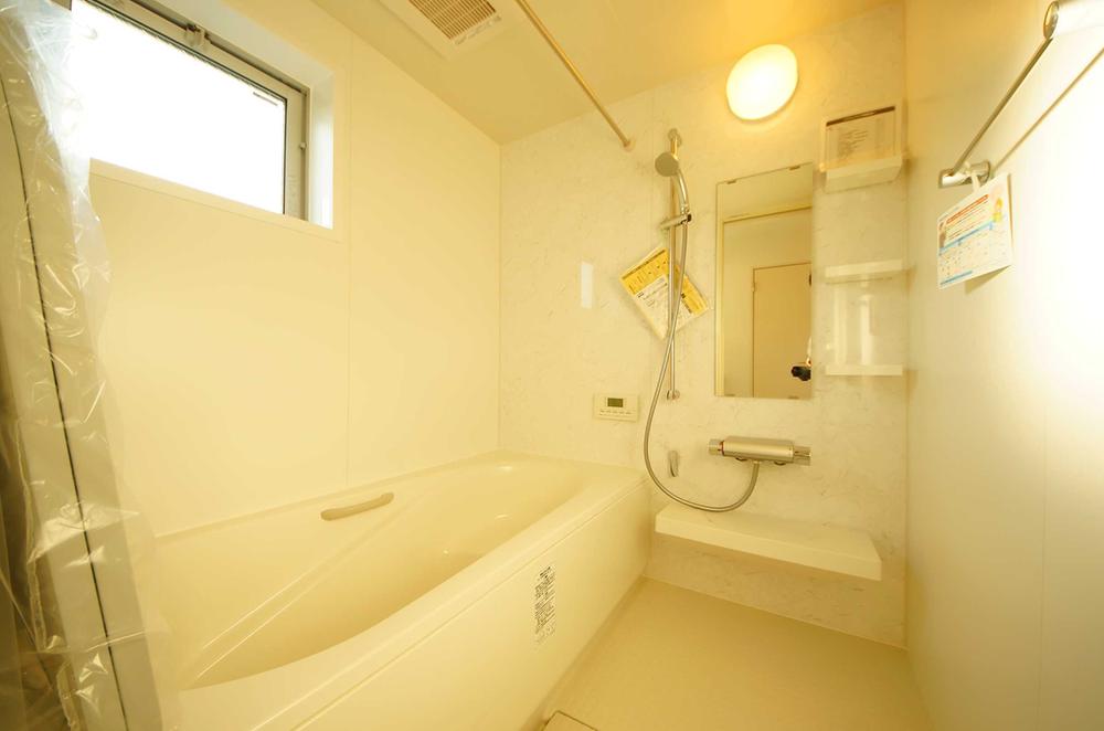 Bathroom. Indoor (11 May 2013) Shooting, This is a system bus of 1 square meters size with bathroom dryer. 
