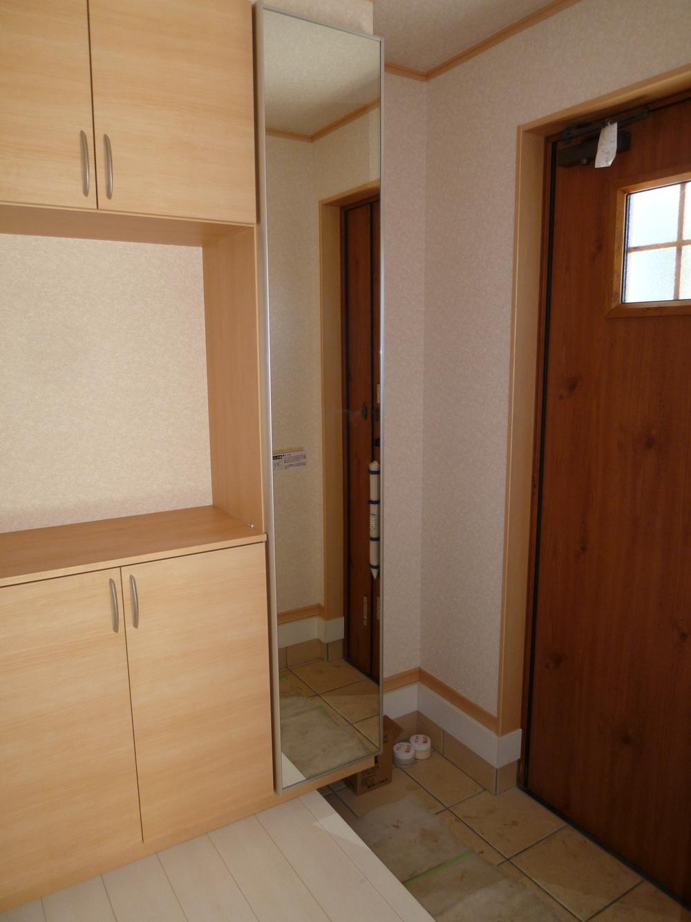 Entrance. Local (December 13, 2013) Shooting