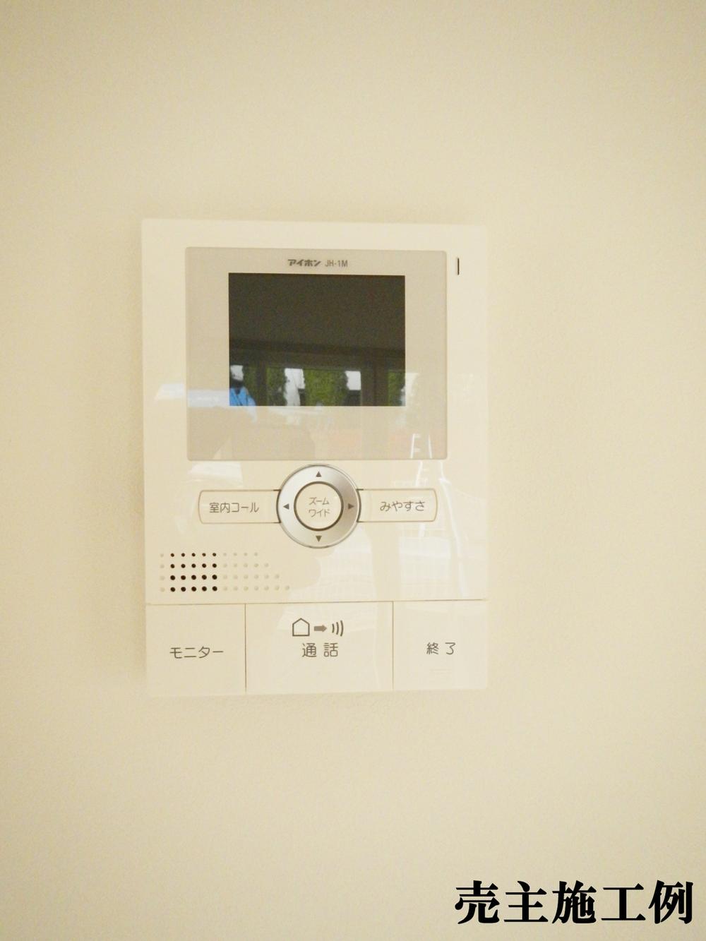 Security equipment. Even when the small children of your answering machine, You can check the visitor's in the living room do not go to the front door! Also, Entrance door is also safe when you go out the strong dimple key to picking the W use