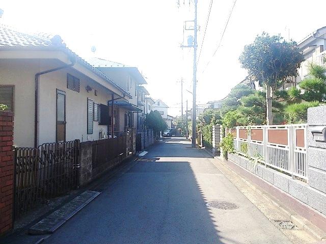 Local photos, including front road. Living environment is good in a quiet residential area