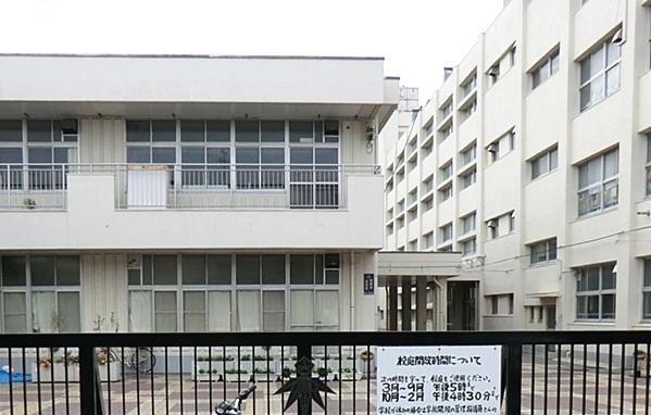 Primary school. Seya 650m until the second elementary school 9 minute walk