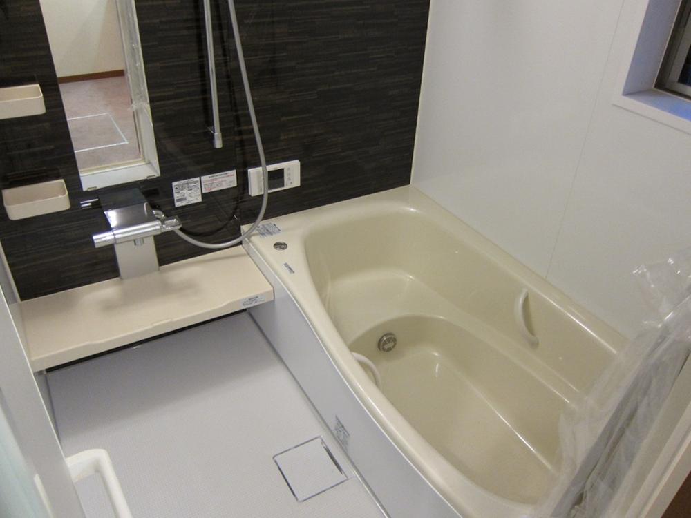 Bathroom. Local (March 2013) Shooting