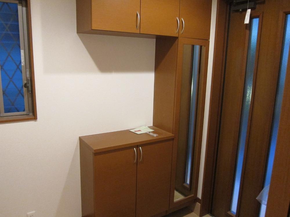 Entrance. Local (March 2013) Shooting