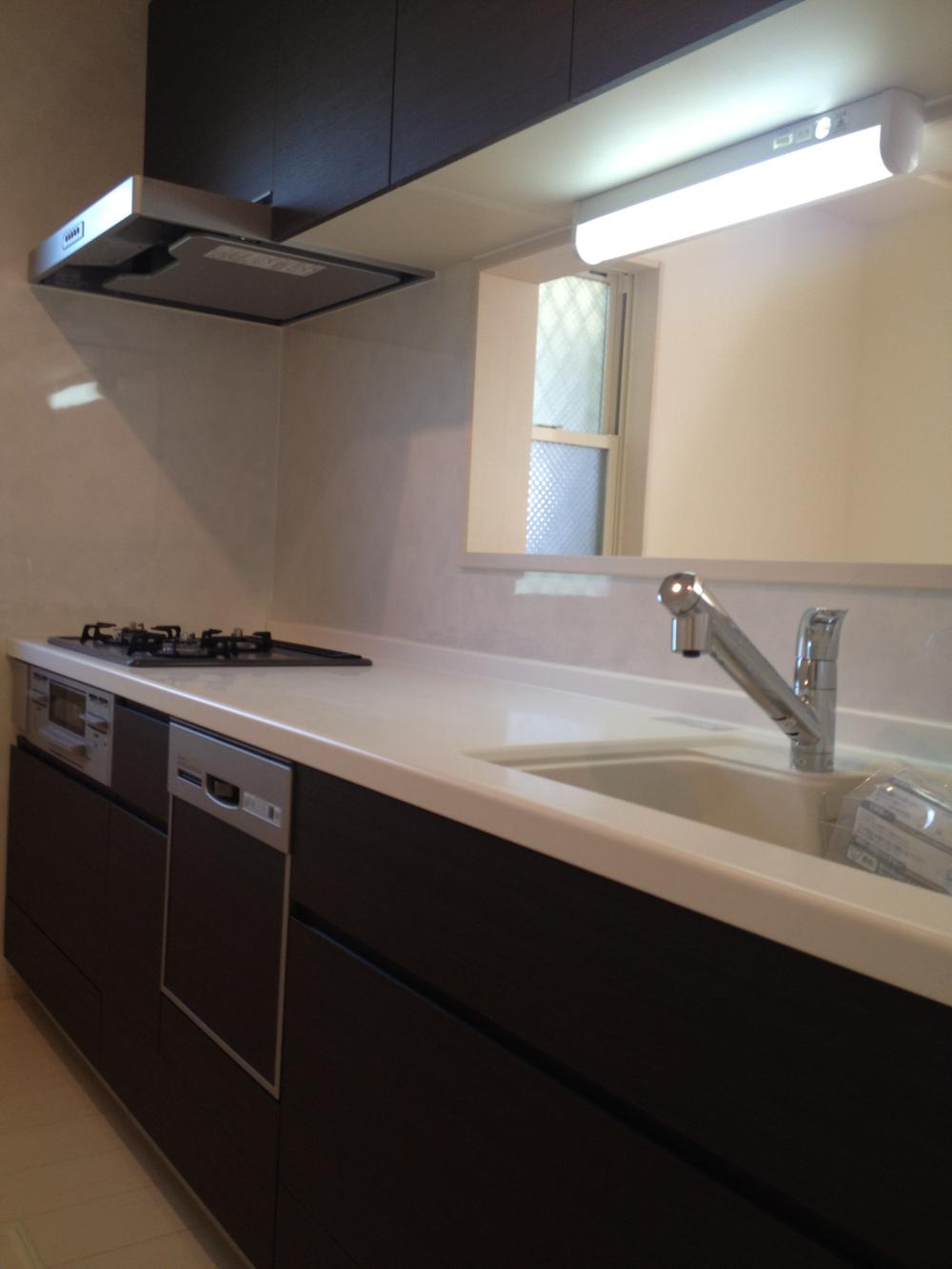 Same specifications photo (kitchen)