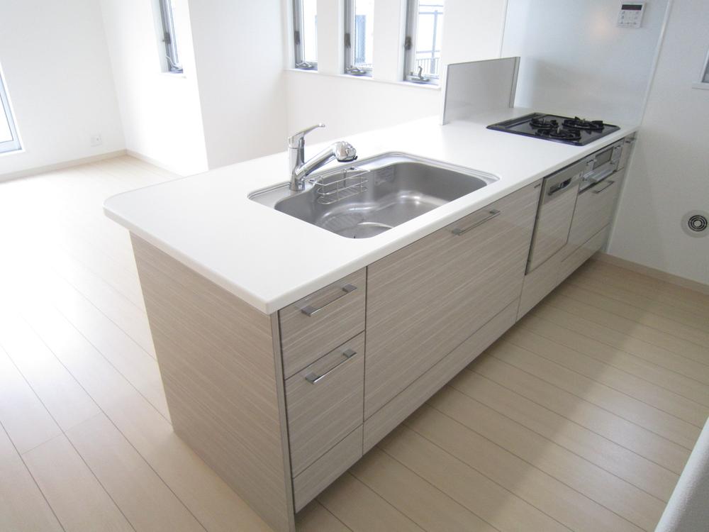 Kitchen. In even smile cuisine in face-to-face kitchen!