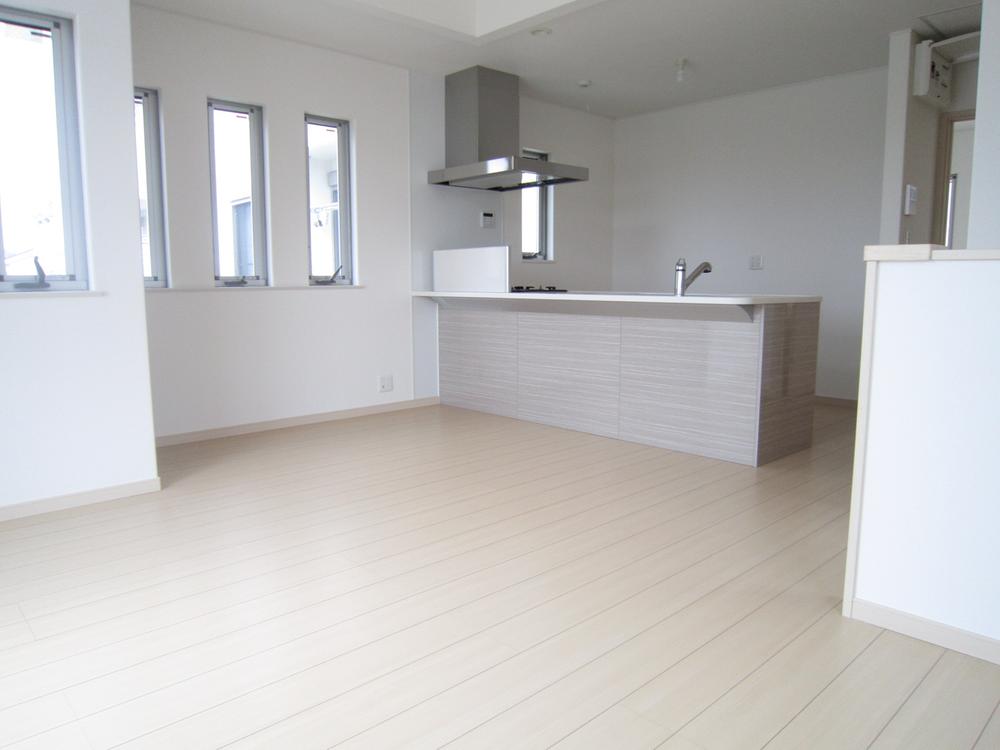 Living. More than 15 quires LDK