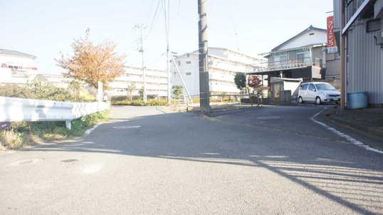 Local photos, including front road. Frontal road