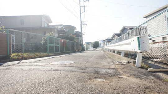 Local photos, including front road. Frontal road