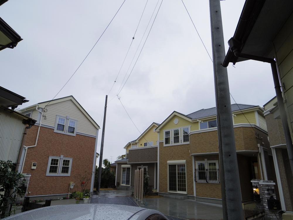 Local appearance photo. Local (12 May 2013) Shooting