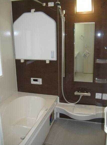 Same specifications photo (bathroom). Same construction company construction cases