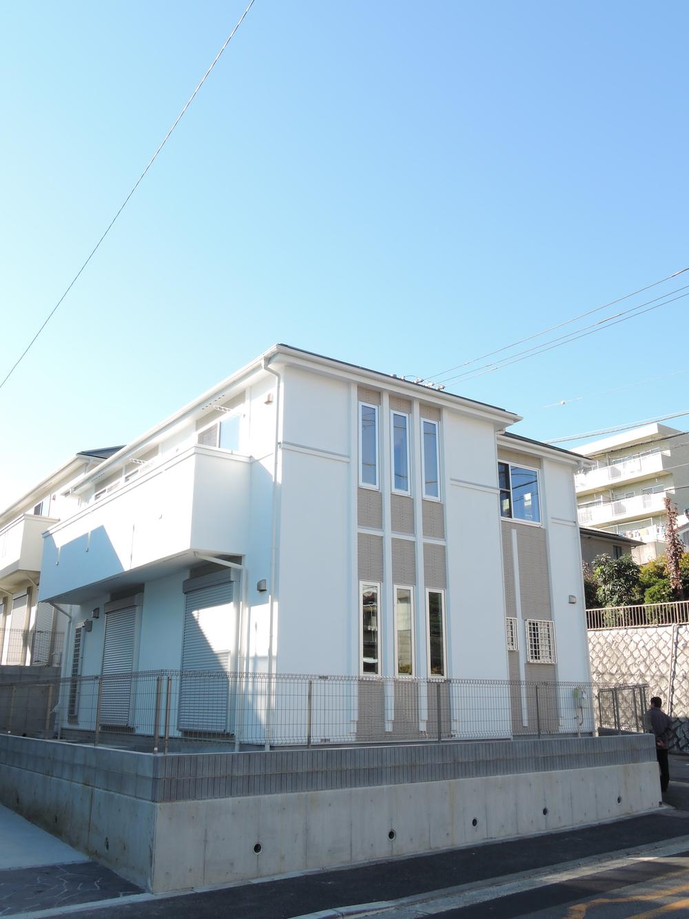 Local appearance photo. It is a complete example of construction. now, Under construction