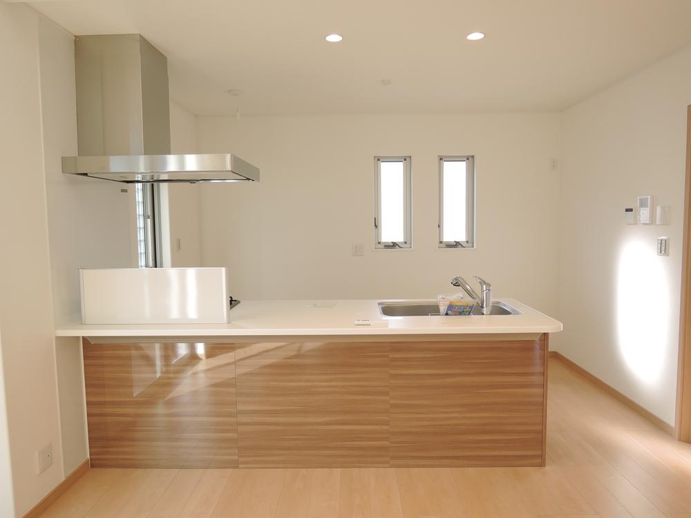 Kitchen. Easy-to-use system Kitchen. Water filter, It is with a dishwasher