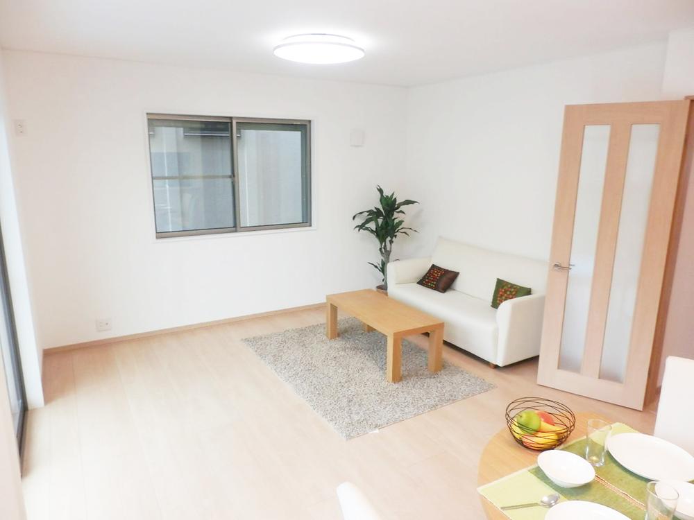 Same specifications photos (Other introspection). Living (company specification example)