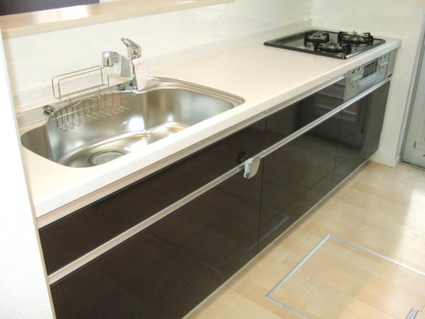 Kitchen. Indoor (12 May 2013) Shooting