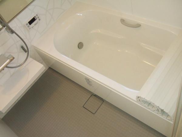 Bathroom. Indoor (12 May 2013) Shooting