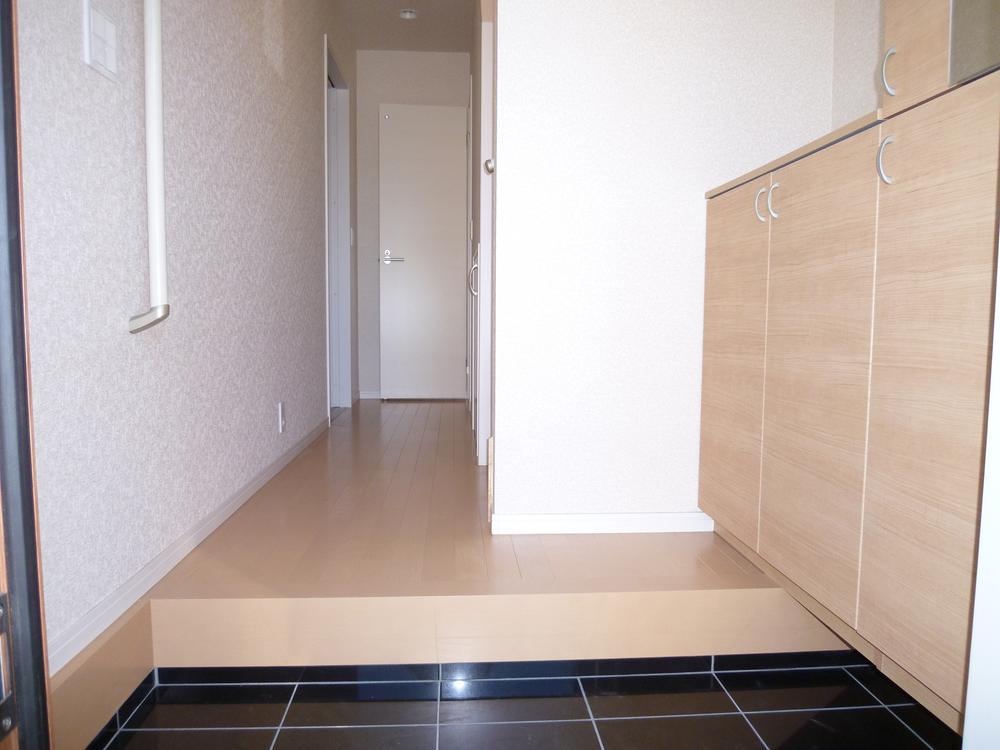 Entrance. Building 2 Local (December 5, 2013) Shooting