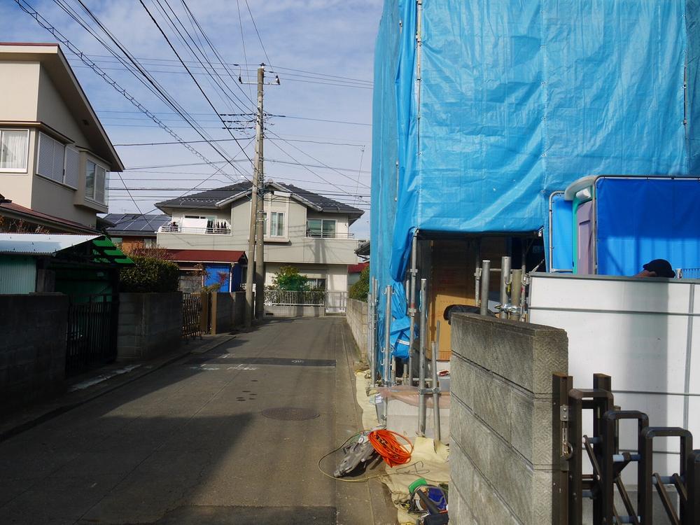 Local photos, including front road. Local (12 May 2013) Shooting