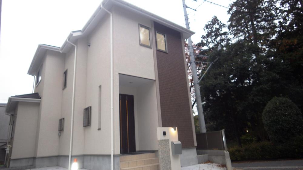 Local appearance photo. Local (11 May 2013) Shooting