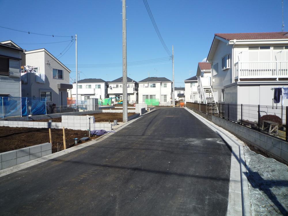 Local photos, including front road. Local (12 May 2013) Shooting