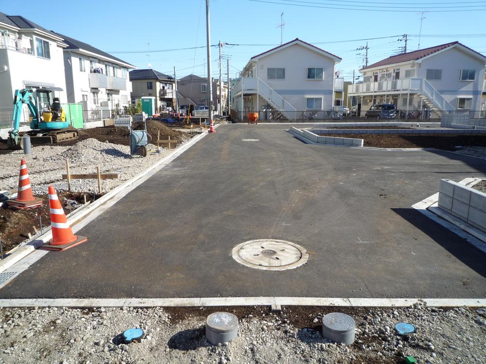 Local photos, including front road. Local (12 May 2013) Shooting