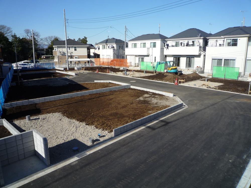 Local photos, including front road. Local (12 May 2013) Shooting