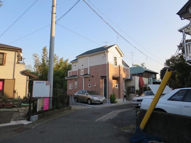 Local appearance photo. Local (11 May 2013) Shooting