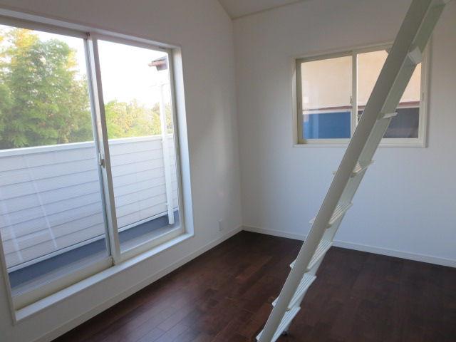 Non-living room. Indoor (11 May 2013) Shooting